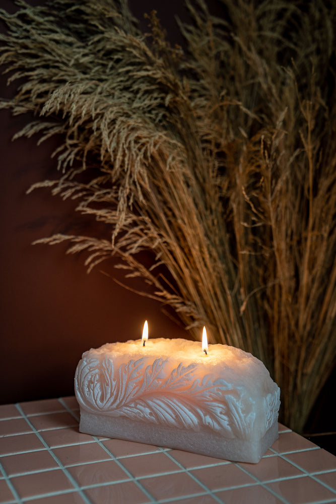 
            
                Load image into Gallery viewer, Acanthus Candle
            
        